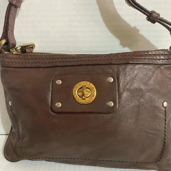 Marc By Marc Jacobs Brown distressed leather crossbody handbag - Picture 8 of 11